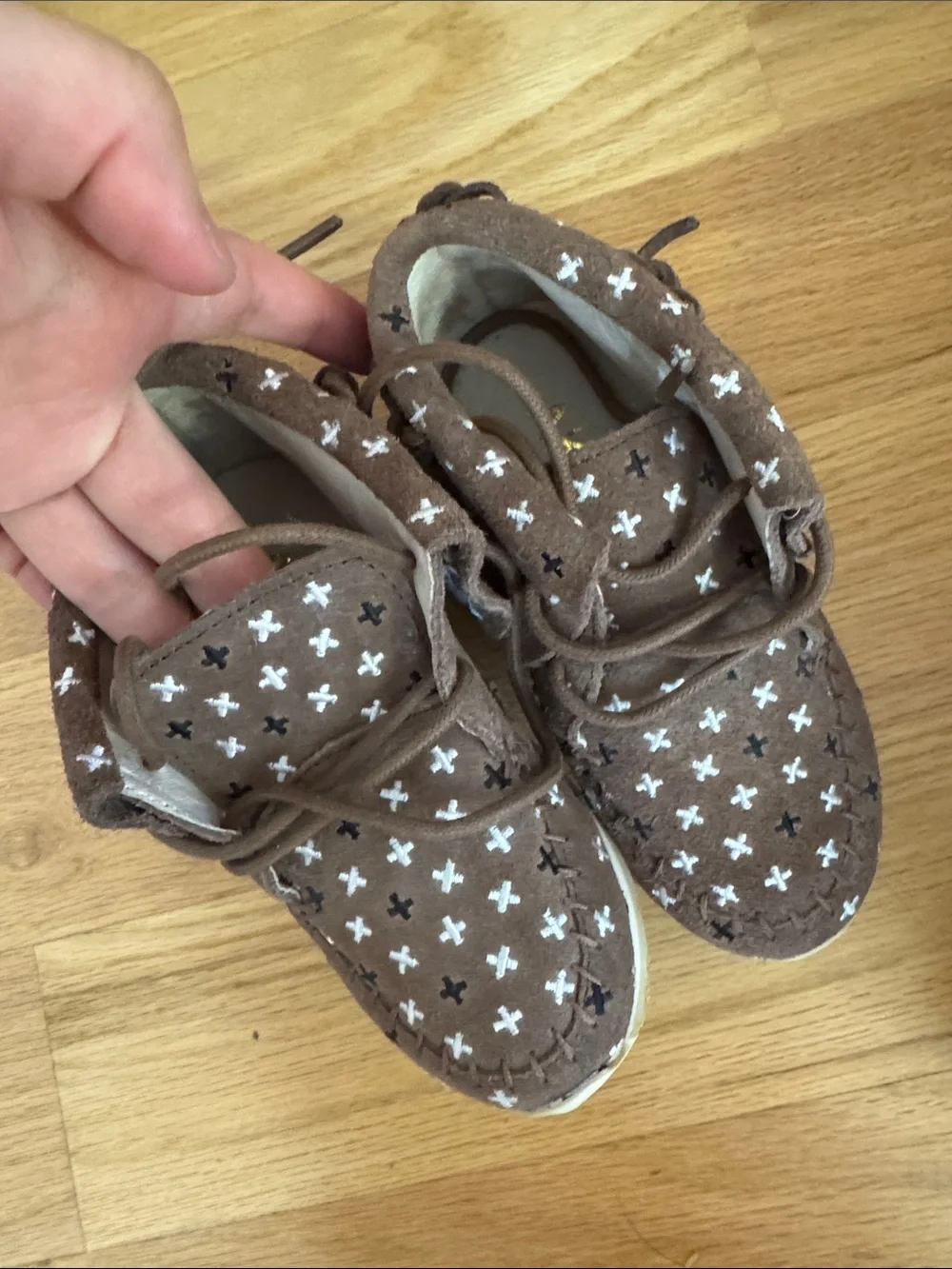 Kids Brown Suede Lace-Up Shoes with White and Black Cross Embroidery